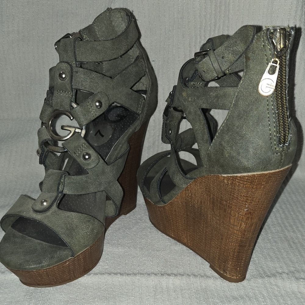 Chic Green Wedge Sandals